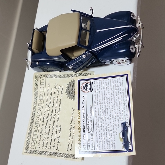 VINTAGE 1939 Ford Deluxe Convertible Coup - Picture 7 of 7